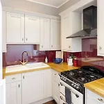Georgian Apartment Located In The Center Of Bath.